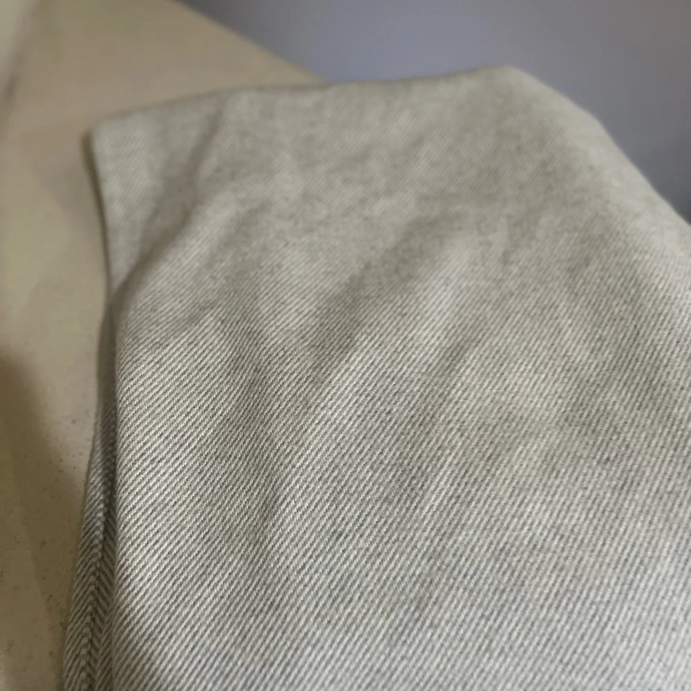 Boll & Branch Throw 85x56‎ Organic Cotton Blanket White and Gray Plaid Fringe